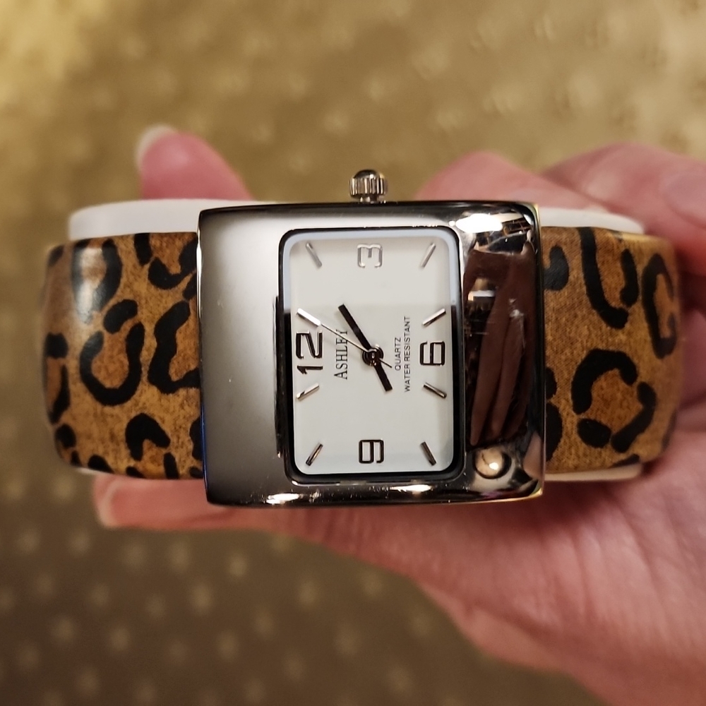 Leopard Cuff Watch - Picture 2 of 2